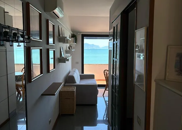 公寓 The Blue Window